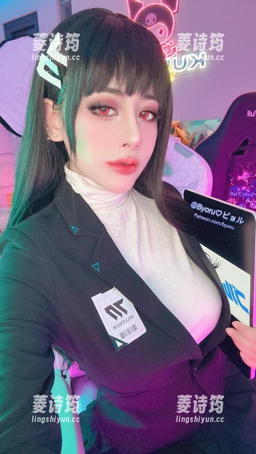 不可思议的和服图包，Byoru的姿态有点让人想多想。