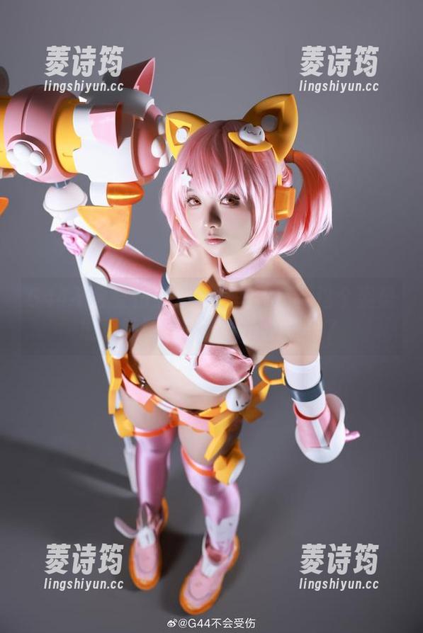 G44不会受伤 G44不会受伤办公室之写真篇:这个姿势能否唤醒下一个周五的快乐?