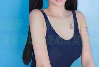 GIRLT果团网 - 最新的图片看到没，莫雅淇那双裸足和草地是心灵契合的朋友。