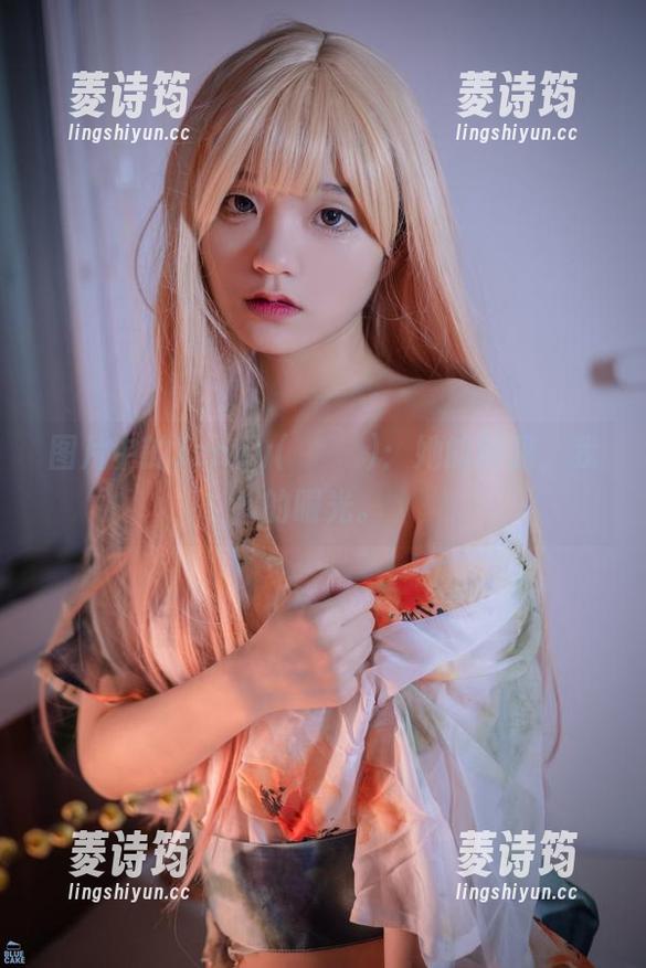 图片中的Jenny(정제니)：她的制服，我的眼光。
