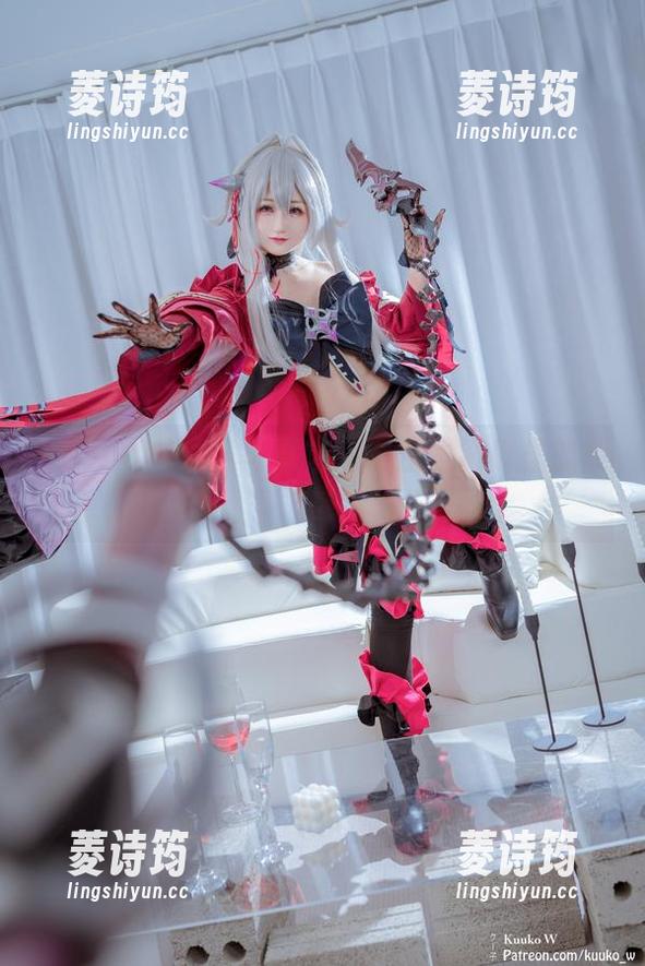 KuukoW眼镜写真集：不止是镜框里的反射