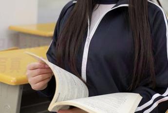 MFStar模范学院 - Baileys香儿短裙的写真，图片预警：小心流口水