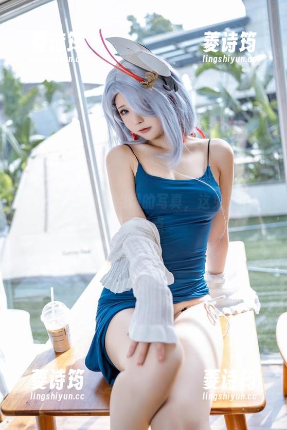 看！Quan冉有点饿的写真，这兔女郎嗨到极点