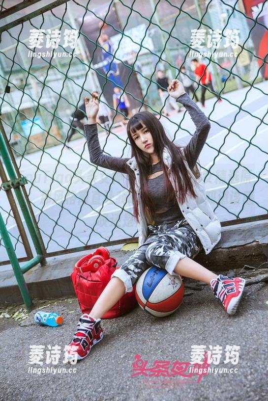 TouTiao头条女神 - 小热巴的少女精选原图，那风格简直让我喘不过气，不知道该感叹还是沉醉。