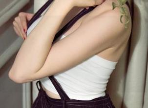 UGirls尤果网 - Pinkbaby海边的最新合集，几乎要让我以为我在看“意境”海报，先不说画面...