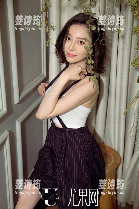 UGirls尤果网 - Pinkbaby海边的最新合集，几乎要让我以为我在看“意境”海报，先不说画面...