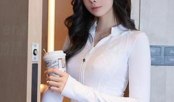 Xiuren秀人网 - 越看越觉得FoxYini孟狐狸的黑丝套图太有意思了，精选得刚刚好