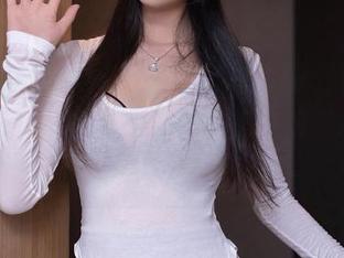Xiuren秀人网 - 来吧，观看周于希的自拍合集，或许能找到你镜头中的‘崩坏美学’。