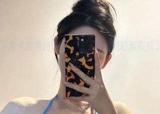 微密圈 - 当不爱笑的赛琳拿起相机，定制旅拍就变成了一场“自我展示记”。