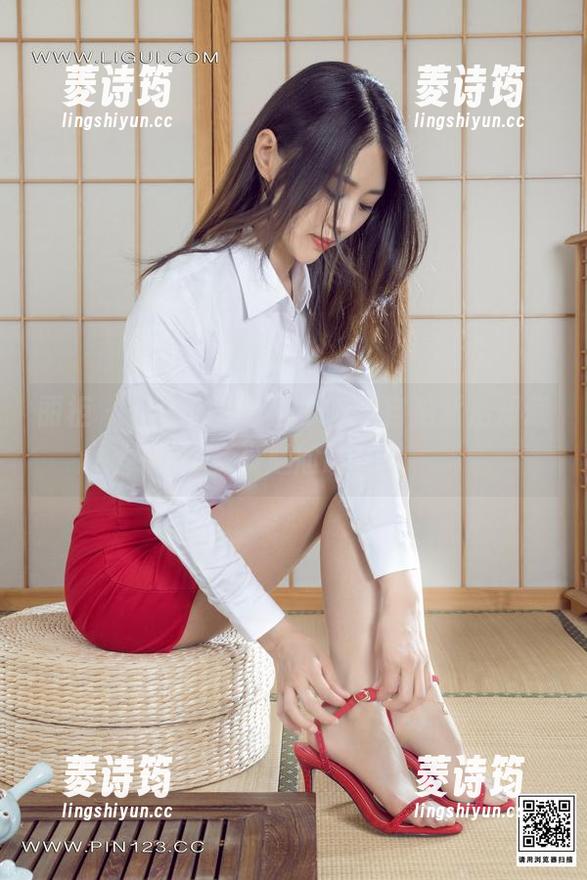 丽柜 - 由美自信满满，高清自拍背后却藏着多少尴尬瞬间？