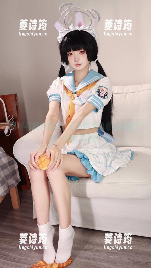 白衬衫的真面目，五更百鬼的私人套图分享，谁敢不看？