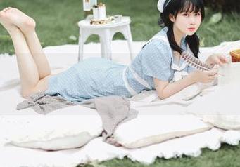 原图闪现，依依超级懒在浴缸里的