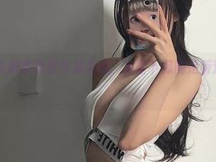 微密圈 - 女刺客泳衣作品在线，水面下藏的是叛逆还是温柔？