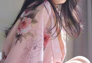 最新的户外写真集，看姜仁卿(강인경)最喜欢的“吃土”姿势，怎么尝试了又尝试！