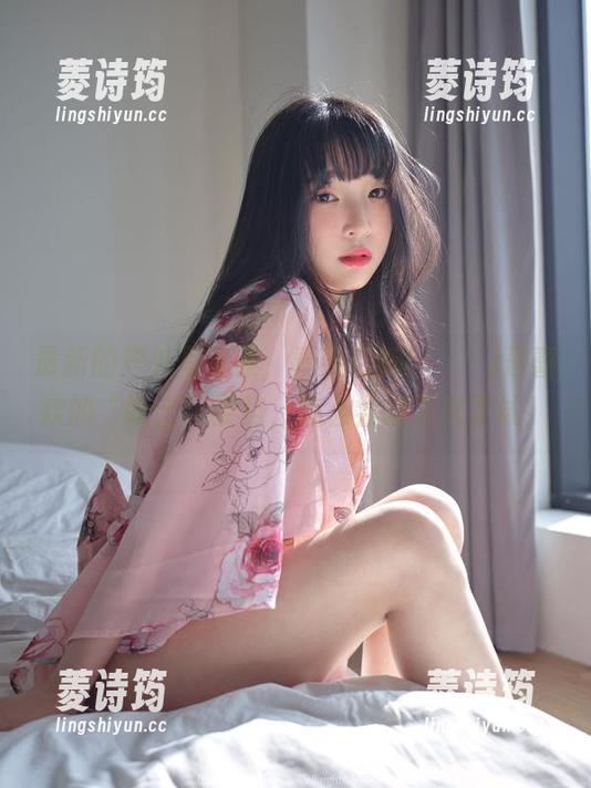 最新的户外写真集，看姜仁卿(강인경)最喜欢的“吃土”姿势，怎么尝试了又尝试！