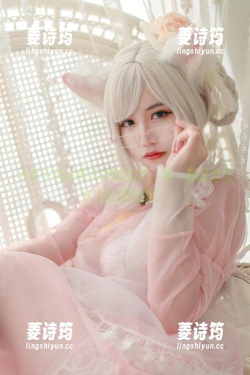 小仓千代w照片中的豹纹，哦，那是潜意识里的野性吗？
