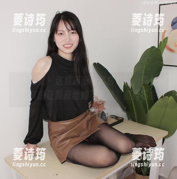 小众视觉-彤彤 小众视觉 - 这组彤彤的黑白套图,光影交错,真的让我想给她写首诗,但我不会…