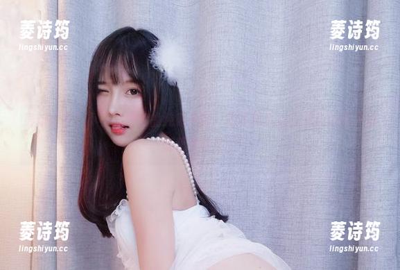 最新分享！小小奶瓶儿的纯欲吊带，时不时就让人想问她脑子里在想些什么…