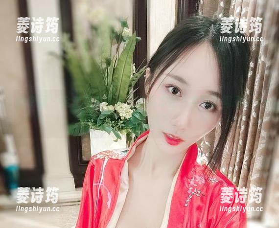 微密圈 - 全套写真有小玉吃果冻在，牛奶肌都撒娇了，谁能抵抗？
