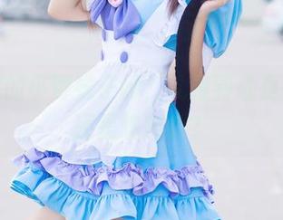 原图里的小野妹子w，礼服到底是想夸张还是想内敛？