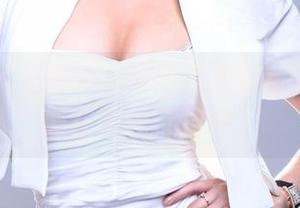 推女郎 - 连欣的套装图片更新：这衣服好像在跟我打招呼？