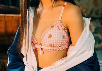 果团网 - 图库里的纯白百变秀，王婉悠简直是模特界的白马王子！