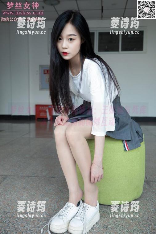 梦丝女神 - 写真台前幕后：王娇娇与死库水牛仔之间的微妙互动