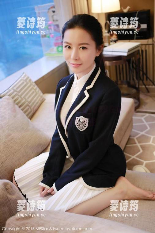 模范学院 - 原图：lingyu69在泳池边的失落与失控