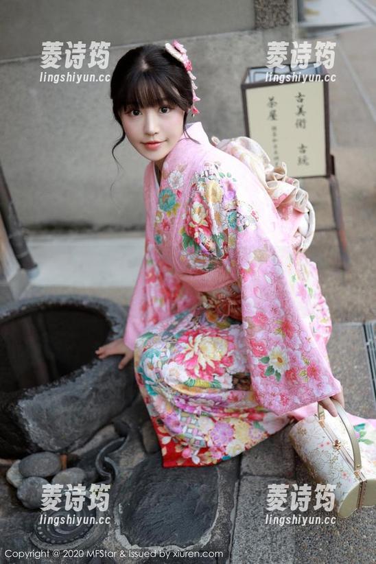模范学院 - 又有美图奉上，许诺Sabrina的学妹们更新得可真灵动！