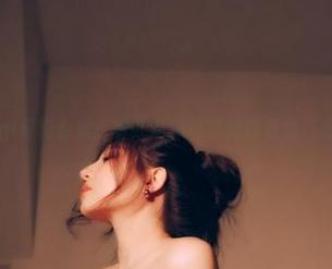 樱晚gigi写真合集：看红色蝴蝶结如何收服“你的心”