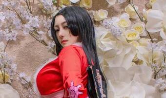 这樱晚gigi的“清衣.池”写真，我只能说精选得好，但不如我自己想象的那样紧致。