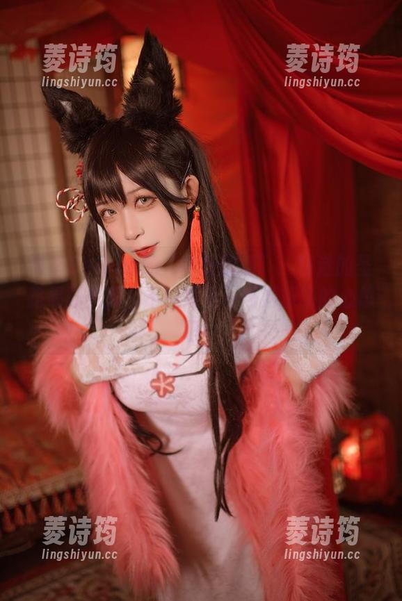 樱落Selena 樱落Selena的“高贵剧场”:精选的圣路易斯礼服,不过是另一场游乐场的心思吧!