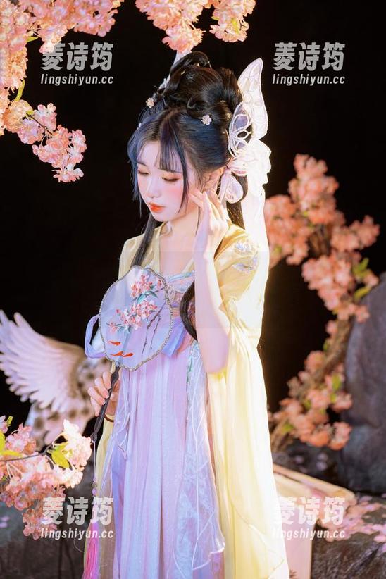 让你心里整齐的美图，爆机少女喵小吉的棉袜打破常规，谁说袜子不能有风格？