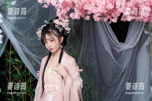 发现爆机少女喵小吉最新作品集：这只奶牛有点小叛逆！