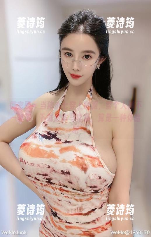 微密圈 - 当猪小七穿上制服，整个人都不一样了，下载这本写真集，算是一种体验吧