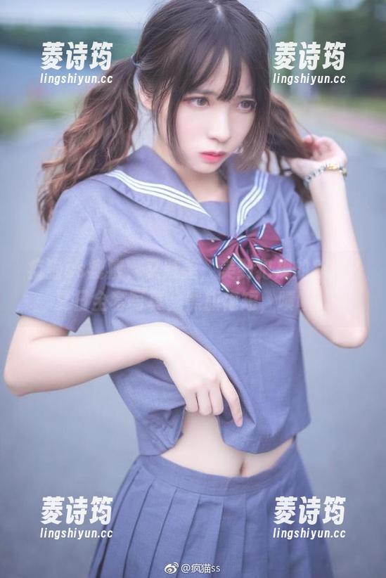 疯猫ss 疯猫ss瘦瘦,又贼美,美到犯规的2022夏日全套写真,黑旗袍短,啧啧。