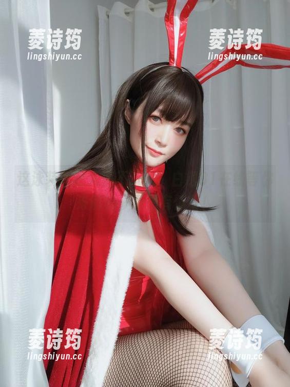 白银81 这泳装真让人停不下来,白银81在线等你来解码,原图有惊喜!