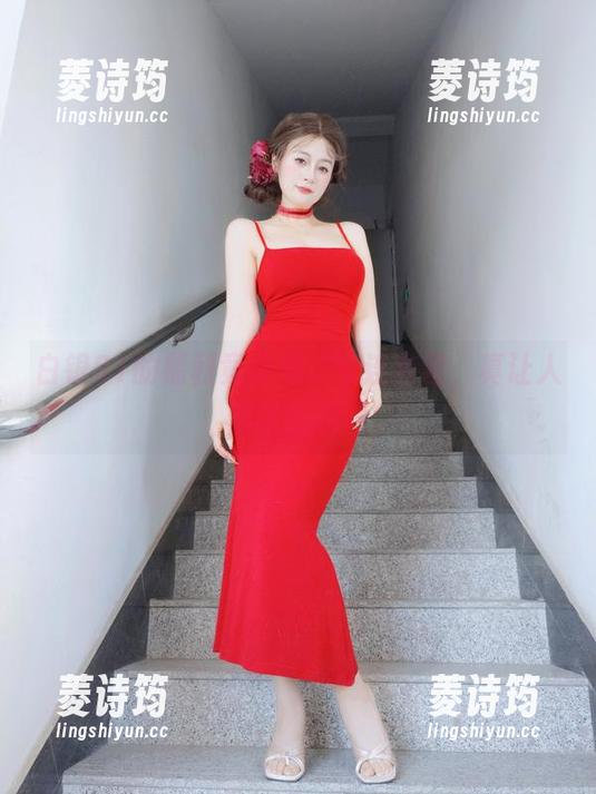 白银81的福利竟然是这条连衣裙，真让人难以抗拒啊