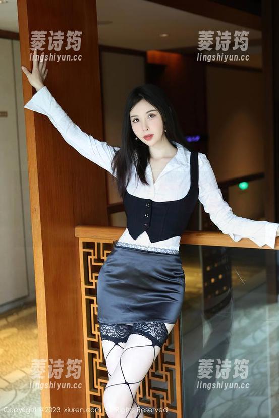 秀人网 - 我昨天看到加朵babe免费女孩写真，整个人都懵了，想知道这种组合应该如何“支架”！