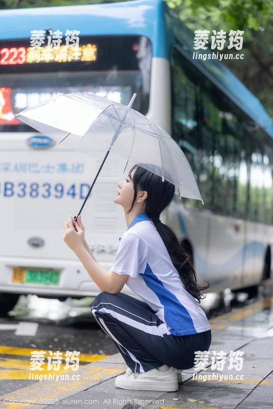 秀人网 - 套装与资源的碰撞：吃白菜的vi菜菜教你怎么搭配