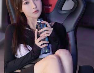 秀人网 - 夏诗诗Sally的全套图包短裙上线，真得说，不穿这件，心里四分之一的安慰全没了！