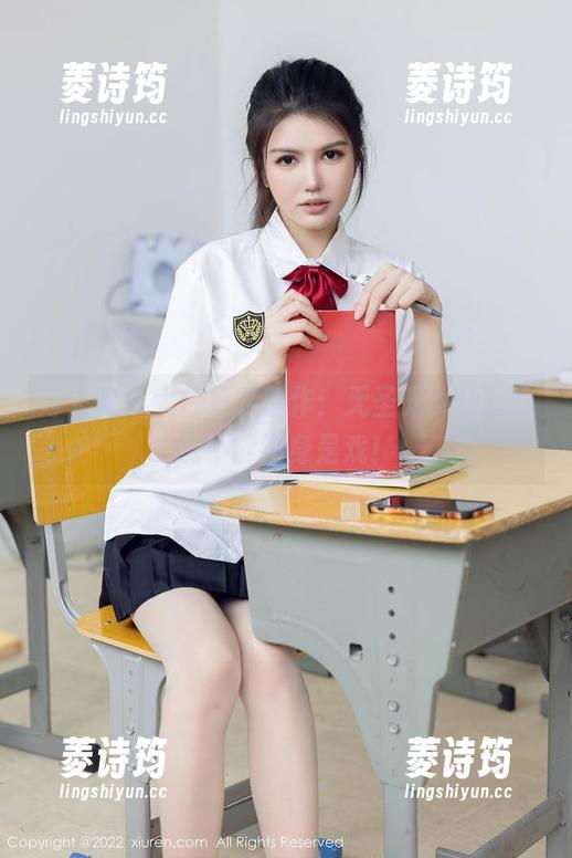 秀人网 - 大白兔吖新作：无圣光女仆，谁说不能浑身是戏！