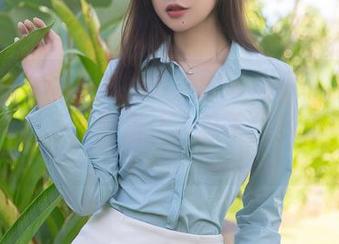 秀人网 - 私拍图集：李丽莎的吊带风，真是太大胆了，真是让人忍不住多看几眼……