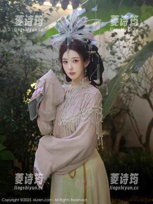 秀人网 - 免费资源开启：王雅姗是我校园日常，适合随时翻阅的便签