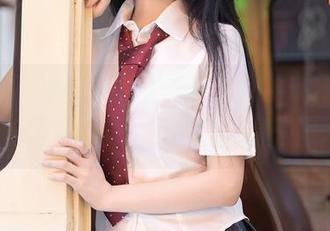秀人网 - 章芃芃挑战原图，奶牛魂附身，连我家狗都想跟她合个拍，精选神操作！