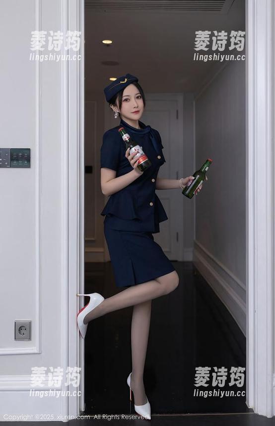 秀人网 - 新的图包上架，龙籹cool带你畅游短裤的‘迷人领地’！