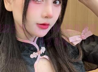 衣橱里的白色，秋山AkI的免费照片能展示出什么来呢？