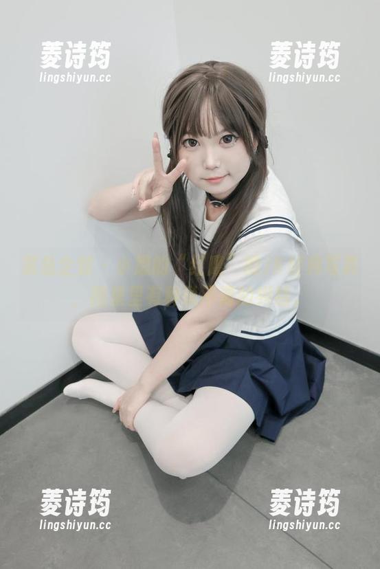 紧急企划 - 小恩的“红鹰”的JK经典写真，图集里有种说不清的纠结。