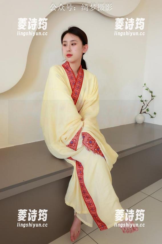 绮梦摄影 - 最新图库更新，yaya又来了，拍了一堆让人想变成粉色少女的写真，太会玩了吧？