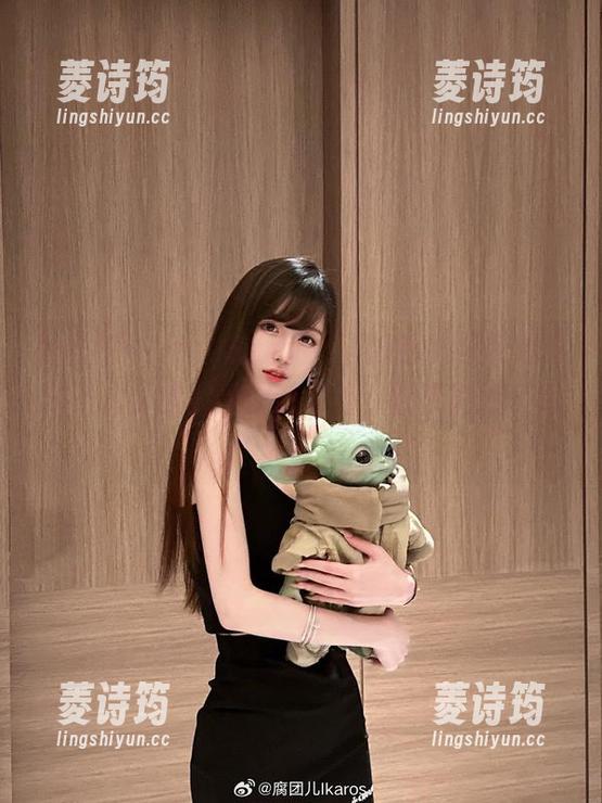 腐团儿Ikaros在运动，不知道她是不是又在努力给我们看啥新姿势，图库更新了哟！